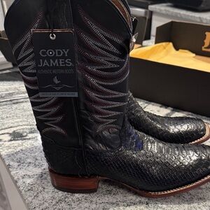 Cody James Black and Brown Western Boots